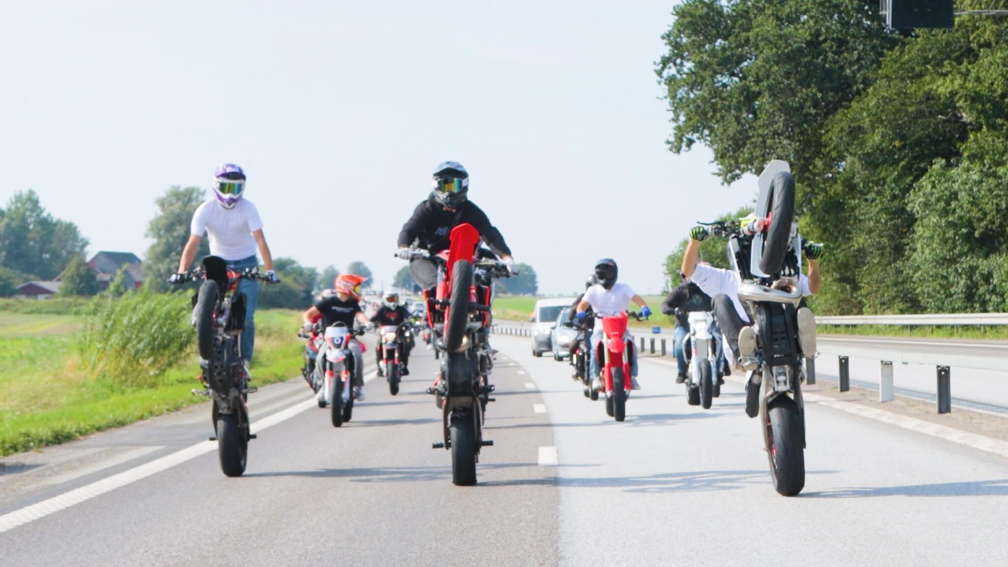 Discovery splash banner for G’s Bikelife Community Discord server
