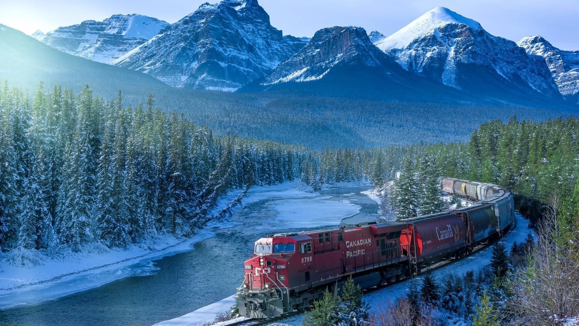 Discovery splash banner for Canada Discord server